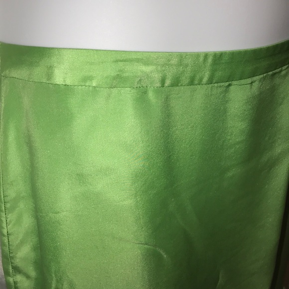 ⭐️3 for $29 Banana Republic Chartreuse Midi Skirt - Picture 3 of 6